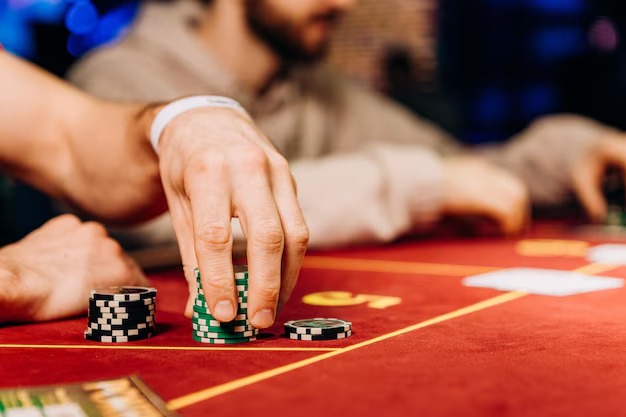 Live baccarat dealer at megawin777 resmi studio